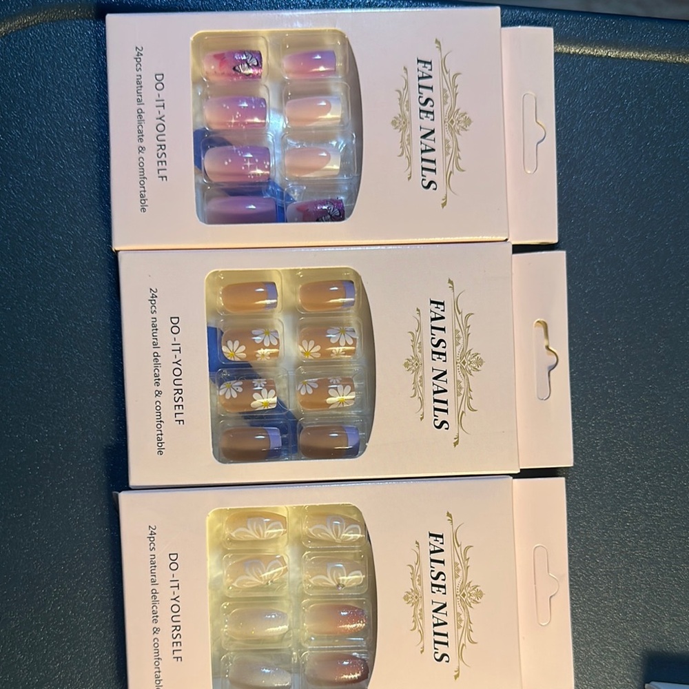 False Nails Set with Floral and Glitter Designs